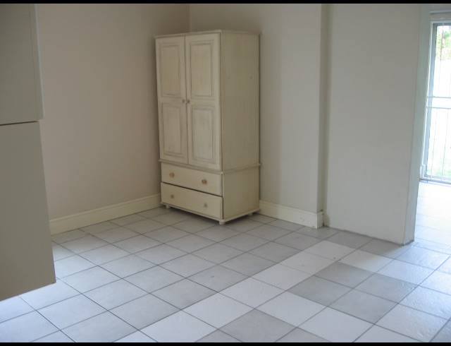 1 bed property to rent in TABLE VIEW